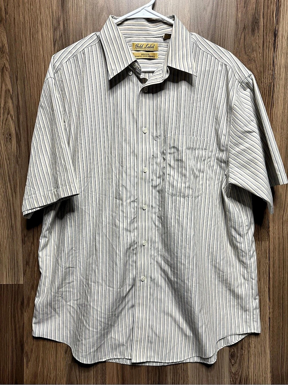 Gold Label Roundtree & Yorke Striped Non-Iron Shirt Men’s L Blue Cream